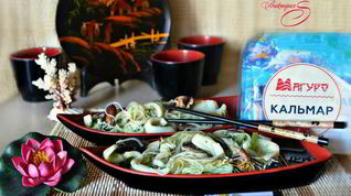 Рецепт Рисовой лапши с кальмарами и шиитаке в воке