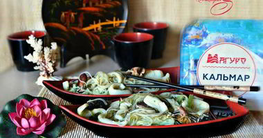 Рецепт Рисовой лапши с кальмарами и шиитаке в воке