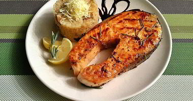 Рецепт Стейков из семги и ризотто с лесными грибами и пармезаном