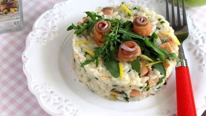 Рецепт яблочного ризотто с копченым лососем