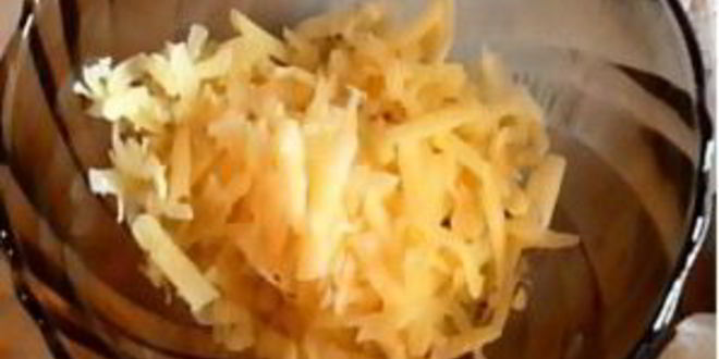 Рецепт кальмаров, тушенных с грибами, луком и сыром