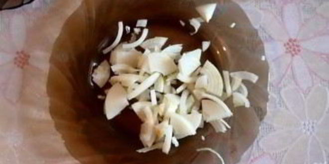 Рецепт кальмаров, тушенных с грибами, луком и сыром