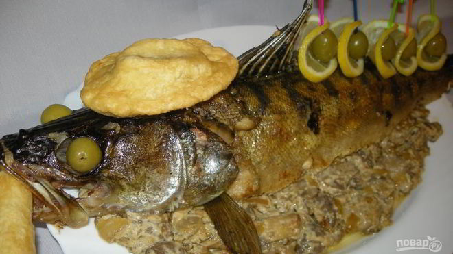 Рецепт судака, фаршированного креветками