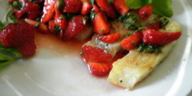 Рецепт трески с клубничной сальсой