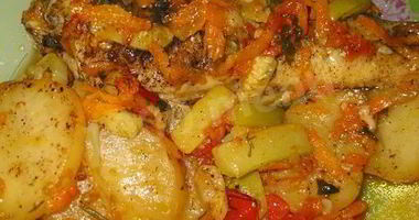 Рецепт Трески с луком и помидорами в духовке с вином