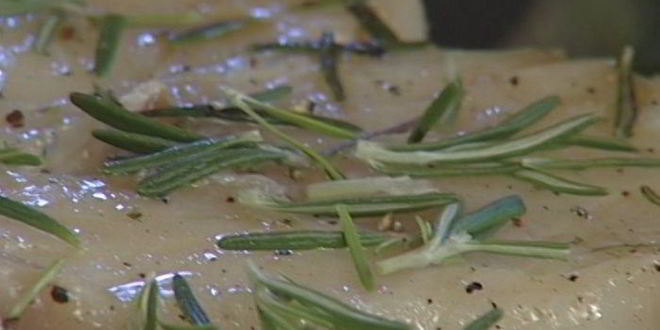 Рецепт трески с розмарином и каперсами