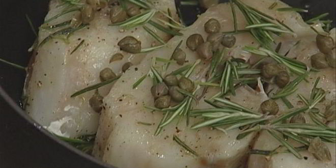 Рецепт трески с розмарином и каперсами