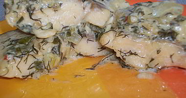 Рецепт Тушеной рыбы под соусом из сметаны