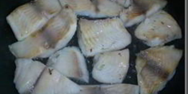 Рецепт тушеной рыбы под соусом из сметаны