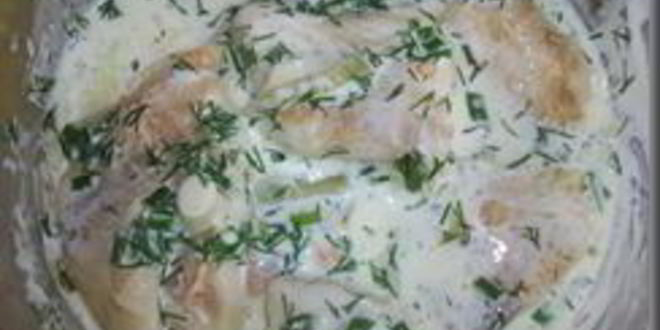 Рецепт тушеной рыбы под соусом из сметаны