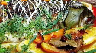 Рецепт Запеченного белого амура с овощами