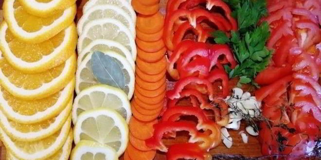 Рецепт запеченного белого амура с овощами