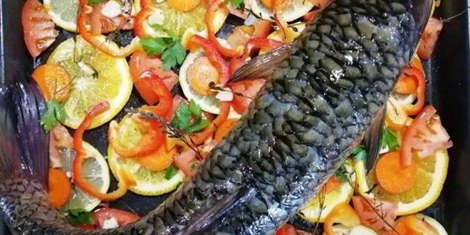 Рецепт запеченного белого амура с овощами