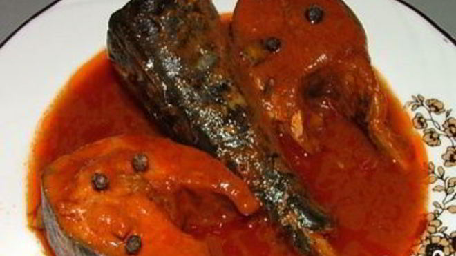 Рецепт жареной рыбы в томатном соусе