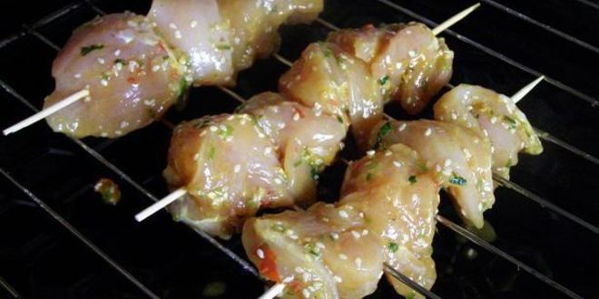 Рецепт куриных шашлычков с кунжутом