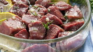 Рецепт Мяса шашлыка с лимоном и чесноком