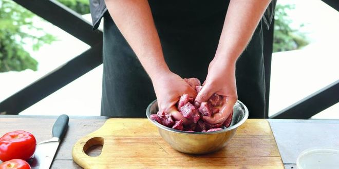 Рецепт шашлыка из говядины с острой сальсой