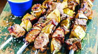 Рецепт Шашлыка из свиной лопатки с яблоками