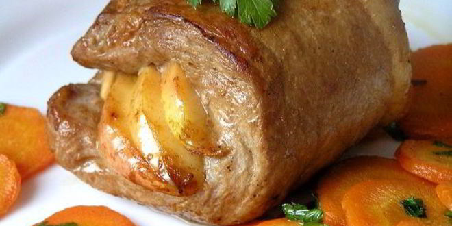 Рецепт Сочного шницеля с яблоками и морковным гарниром