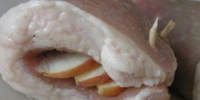 Рецепт сочного шницеля с яблоками и морковным гарниром