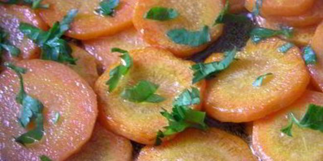 Рецепт сочного шницеля с яблоками и морковным гарниром