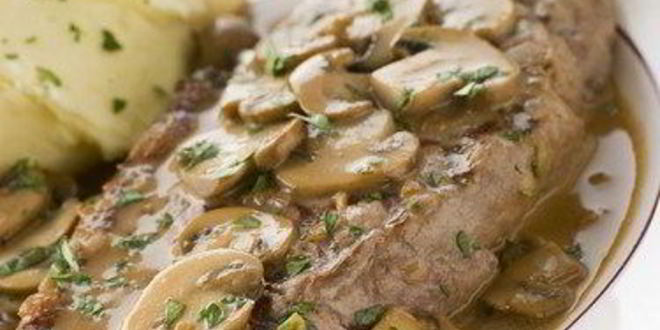 Рецепт Говяжьего стейка со сливочно-грибным соусом