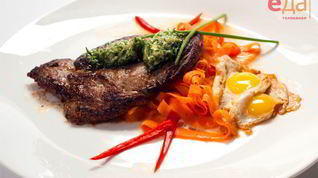 Рецепт Минутного стейка со смайл-глазуньей