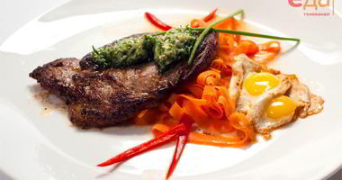 Рецепт Минутного стейка со смайл-глазуньей