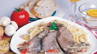 Рецепт Пасты с мясными стейками в грибном соусе