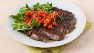 Рецепт Стейка из австралийской мраморной говядины с чили сальсой