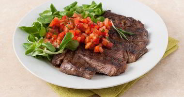 Рецепт Стейка из австралийской мраморной говядины с чили сальсой