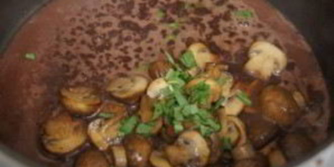 Рецепт стейка из говядины с грибным соусом