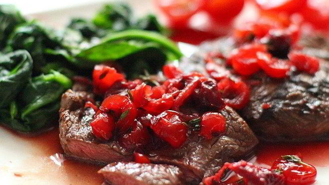 Рецепт стейка из вырезки с вишневым соусом