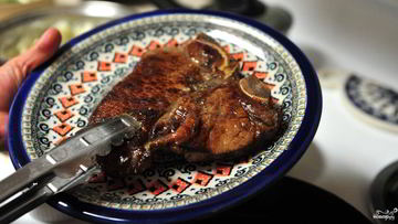 Рецепт Стейка на кости на сковороде