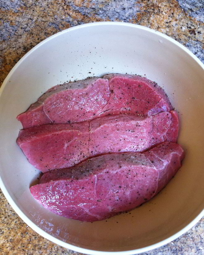 Рецепт стейка особого в овощном маринаде