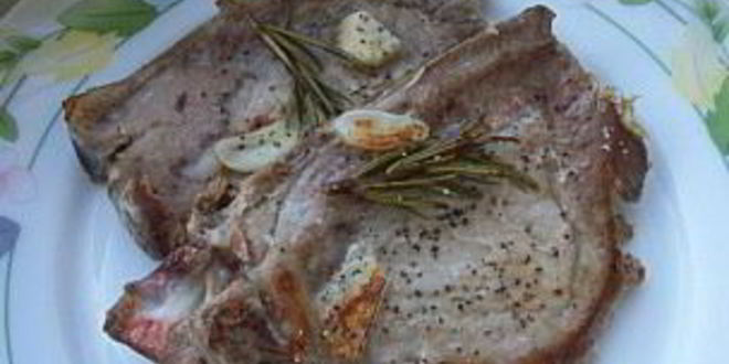 Рецепт стейка с розмарином на сковороде