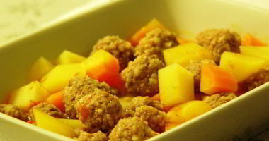 Рецепт Говяжьих тефтелей с булгуром, тушеные с овощами