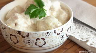 Рецепт Куриных тефтелей в молочном соусе