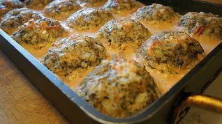 Рецепт Тефтелей с грибами запеченные в духовке в томатно-сметанном соусе