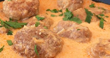 Рецепт Тефтелей с томатным подливом на сметане