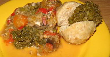 Рецепт Вареных тефтелей с овощным гарниром