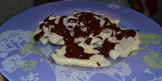 Рецепт Вареников с черникой и шоколадом