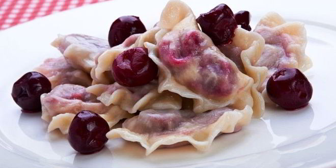 Рецепт Вареников с вишней на кефире