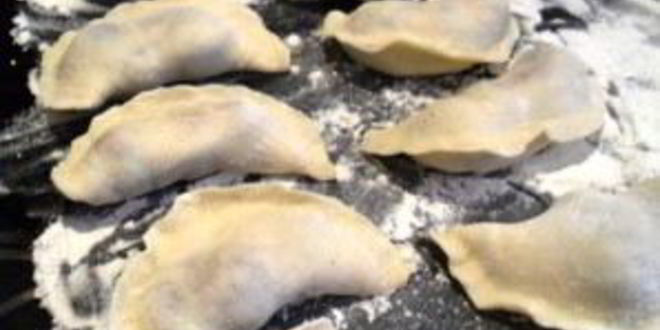 Рецепт вареников с вишней на кефире