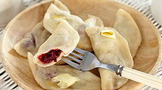 Рецепт Вареников с вишней в мультиварке