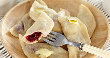 Рецепт Вареников с вишней в мультиварке