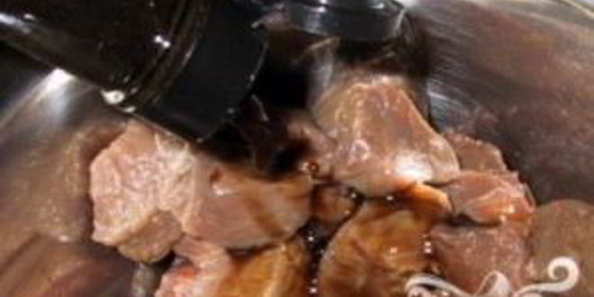 Рецепт жаркого из говядины с чечевицей и красным вином