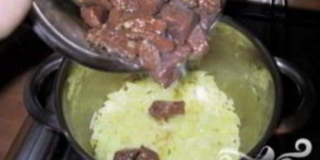 Рецепт жаркого из говядины с чечевицей и красным вином