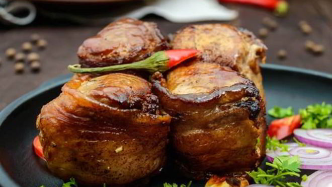 Рецепт жаркого из свинины с тимьяном и беконом