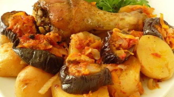 Рецепт жаркого с баклажанами и картошкой